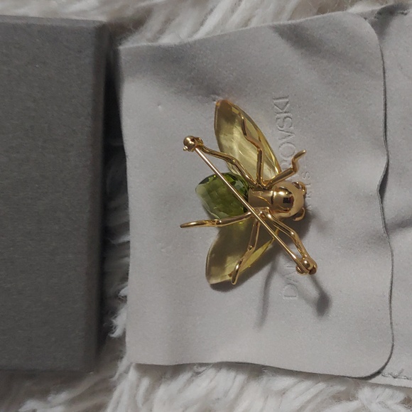 DANIEL SWAROVSKI'S 2001 AKIMA FLY PARADISE COLLECTION - BROOCH - Picture 4 of 4